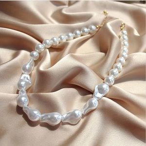 🌟 White Faux Baroque Pearl Choker Necklace
